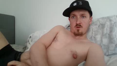 kittenfoxxx online show from March 4, 9:00 pm