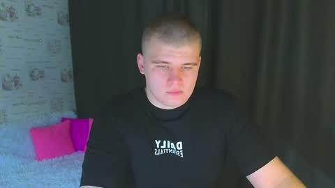 Snapshot of kittenmur chatting on September 19, 9:07 pm Vlad online show from September 19, 9:07 pm