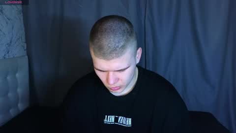 Snapshot of kittenmur chatting on December 11, 8:04 am Vlad online show from December 11, 8:04 am