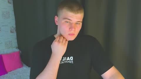 Snapshot of kittenmur chatting on October 8, 2:56 pm Vlad online show from October 8, 2:56 pm