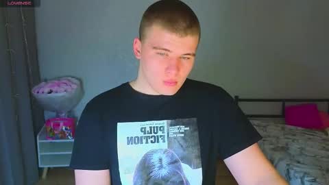 Snapshot of kittenmur chatting on October 19, 8:24 pm Vlad online show from October 19, 8:24 pm