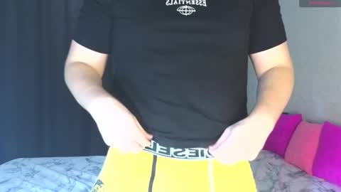 Snapshot of kittenmur chatting on March 6, 6:52 am Vlad online show from March 6, 6:52 am