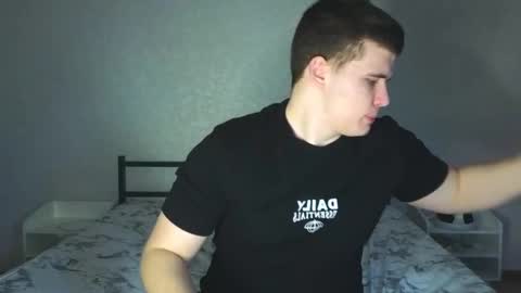 Snapshot of kittenmur chatting on February 9, 7:41 pm Vlad online show from February 9, 7:41 pm