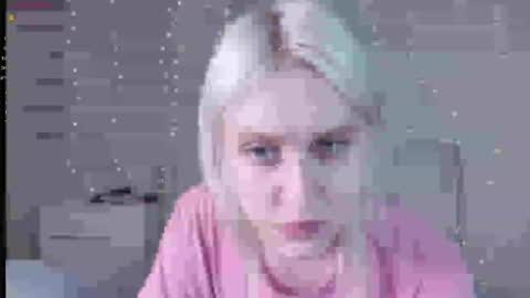 Snapshot of kitty_dora chatting on October 1, 9:30 am Evelyn online show from October 1, 9:30 am