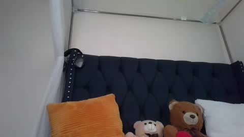 Snapshot of kitty_kerry chatting on October 8, 12:44 pm kitty_kerry online show from October 8, 12:44 pm
