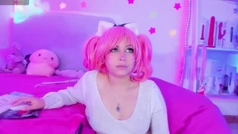     online show from March 7, 11:40 am