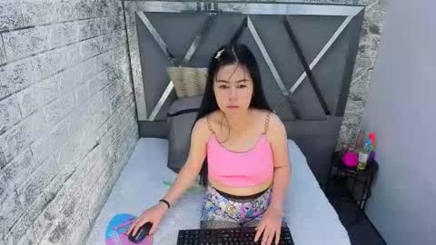 kitty_small69 online show from May 6, 1:06 pm