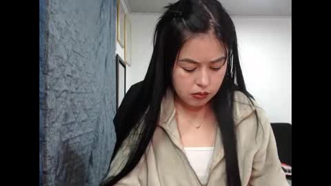 kitty_small69 online show from January 17, 3:16 am