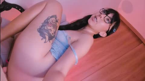 Little piece of fruit online show from May 9, 2:50 am