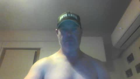 kiwiguy19773 online show from December 24, 9:06 am