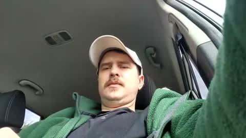 Kiki and Victor online show from April 11, 4:00 pm