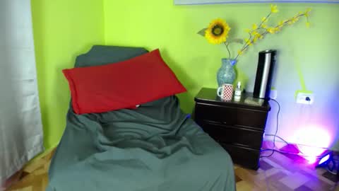 Klarck  online show from November 28, 9:55 pm