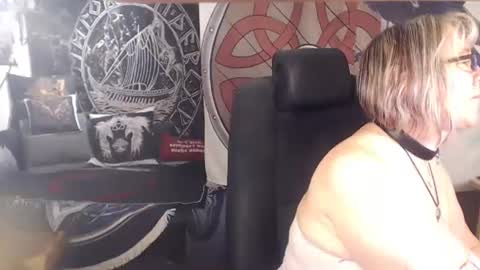 Michelle online show from November 19, 8:13 am