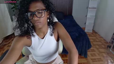 kloe_cooper online show from October 3, 7:11 pm