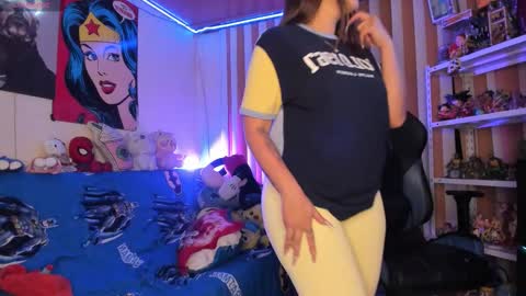 kloelamaravilla18 online show from November 15, 3:08 am