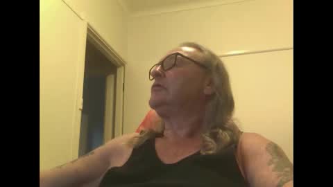 knobout online show from November 30, 8:32 am