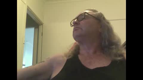 knobout online show from November 23, 7:28 am