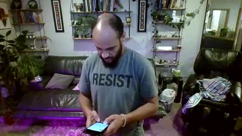 A Dick Ting online show from December 8, 10:36 pm