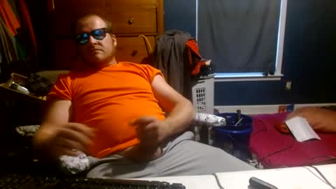 koolmike112988 online show from July 12, 12:41 pm