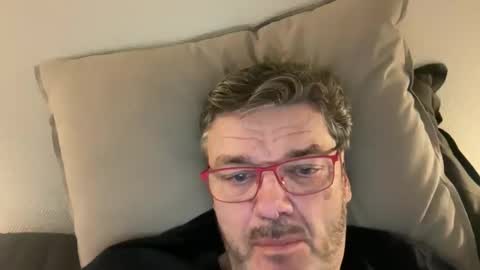 kovapoika online show from November 17, 7:16 pm