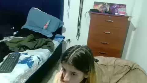 kratos_and_afrodita online show from October 15, 1:42 am