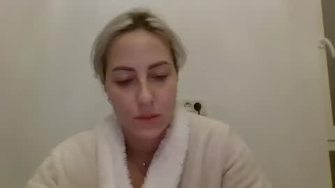 Snapshot of kriss_grace chatting on October 1, 8:08 pm Grace online show from October 1, 8:08 pm