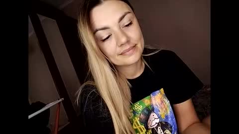 Snapshot of krisssexi chatting on October 16, 11:43 am KrissSexi online show from October 16, 11:43 am