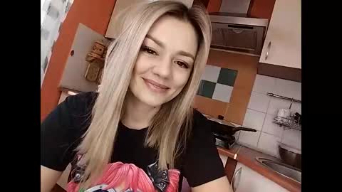 Snapshot of krisssexi chatting on February 17, 5:47 am KrissSexi online show from February 17, 5:47 am