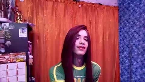 Snapshot of krisstal703358 chatting on September 10, 8:15 am krisstal703358 online show from September 10, 8:15 am