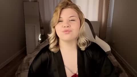 Kristen Gibbs online show from June 11, 1:27 am