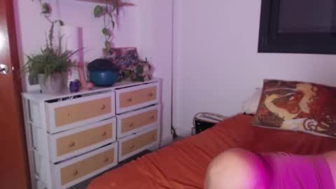 Snapshot of kristenwylde chatting on February 19, 9:47 pm Kristen Wylde -  online show from February 19, 9:47 pm