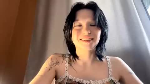 kristinaetoile online show from July 21, 10:39 am