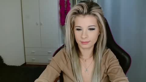 KristineAmore online show from October 29, 3:58 pm