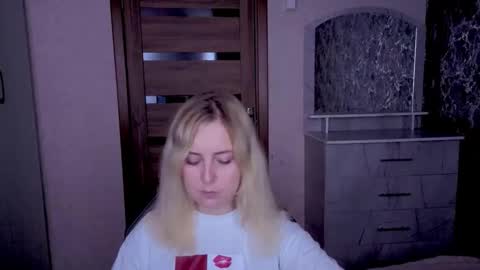 Kristy online show from May 29, 12:20 am