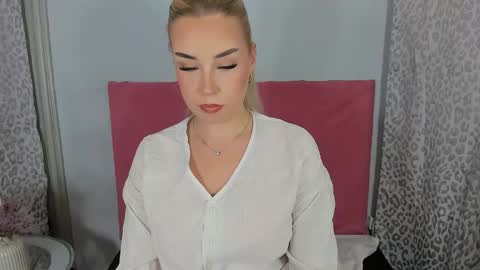 KristyFlowers online show from February 26, 5:05 pm