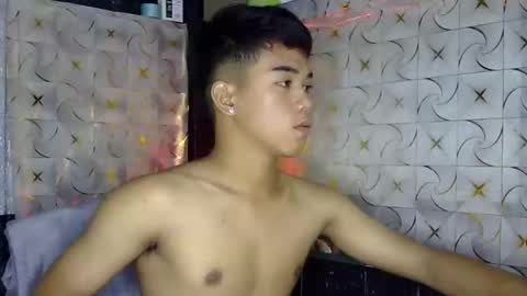 kritthanarkorn online show from March 6, 10:53 pm