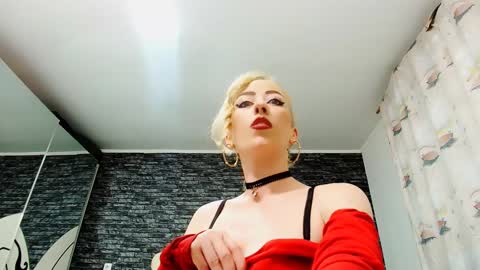 krystal desire online show from January 3, 7:07 pm