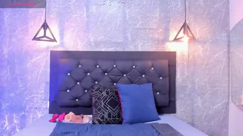 Kystal Taylor online show from January 11, 2:01 pm