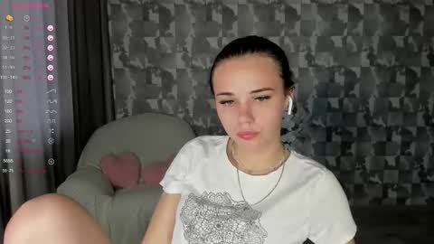 Snapshot of kseni_a chatting on September 9, 1:44 pm Ksenia online show from September 9, 1:44 pm