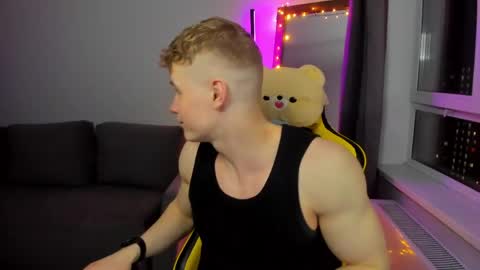 kurt_hanssen online show from March 22, 6:56 pm