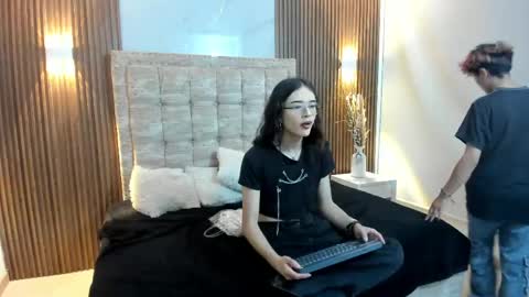kvs_kael online show from May 6, 3:12 am