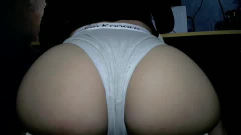 kylafuckme online show from June 19, 5:35 am