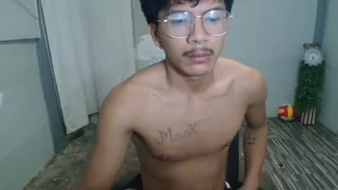 kyle_lourence online show from May 22, 6:58 pm