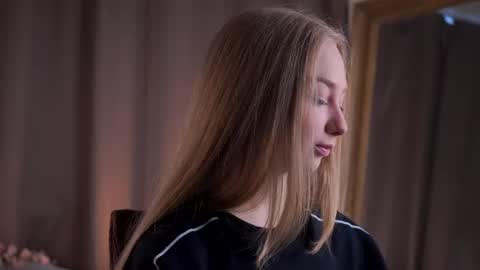 Lei online show from April 25, 7:54 am