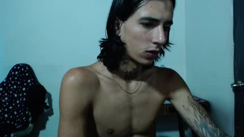 kyleer77 online show from January 17, 10:23 pm