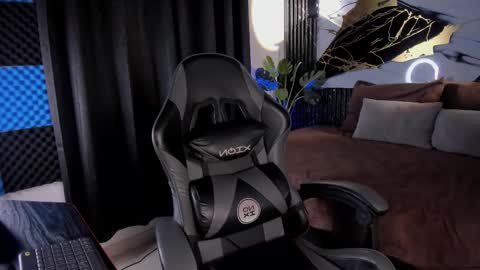 kylesmithx_ online show from February 13, 4:05 am