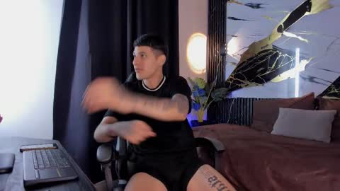 kylesmithx_ online show from December 20, 4:19 am