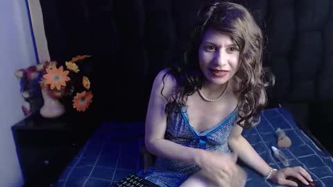 kylie_bloom online show from November 10, 9:39 pm