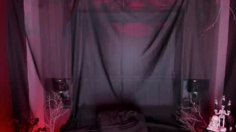 Snapshot of kyliemaxwell chatting on October 22, 8:32 pm K Y L I E online show from October 22, 8:32 pm
