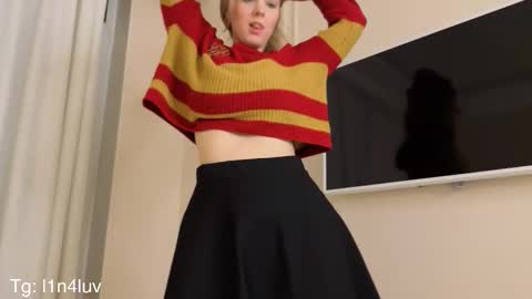 lina online show from October 31, 9:48 pm